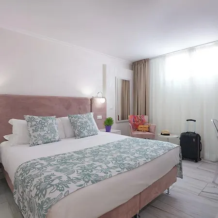 罗马机场旅馆 菲乌米奇诺